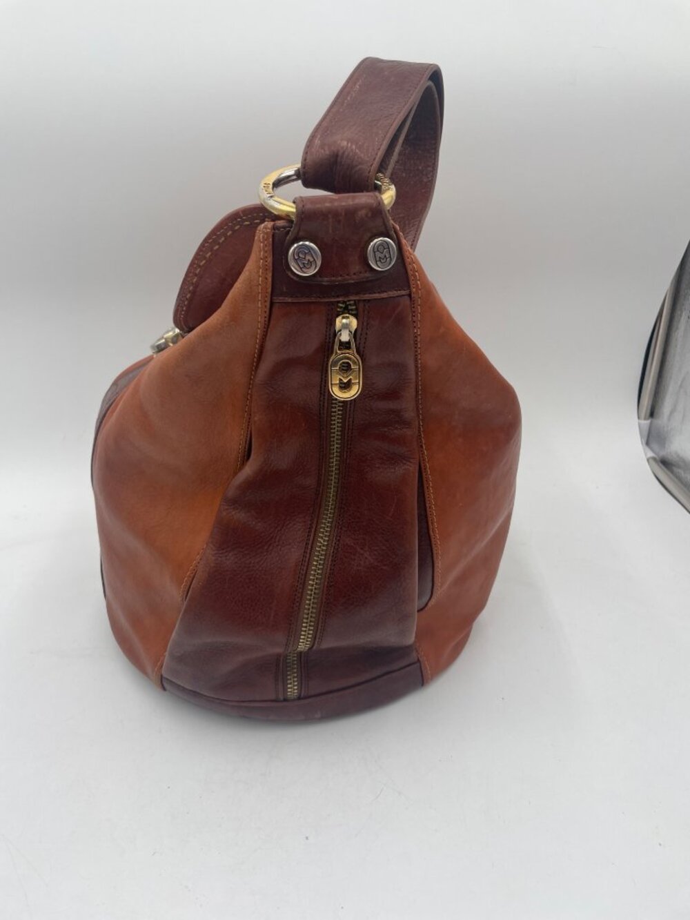 Morino Italian Leather Bucket Bag With Adjustable Strap & Zippered Pockets - Picture 3 of 14